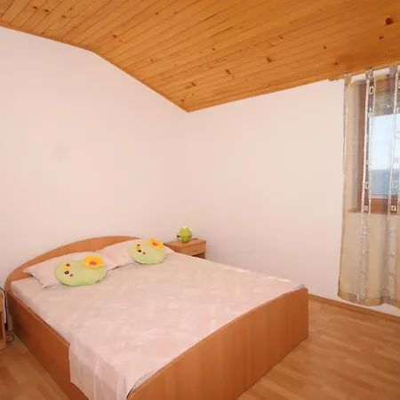 Apartment With A Parking Space Ivan Dolac, Hvar - 8797