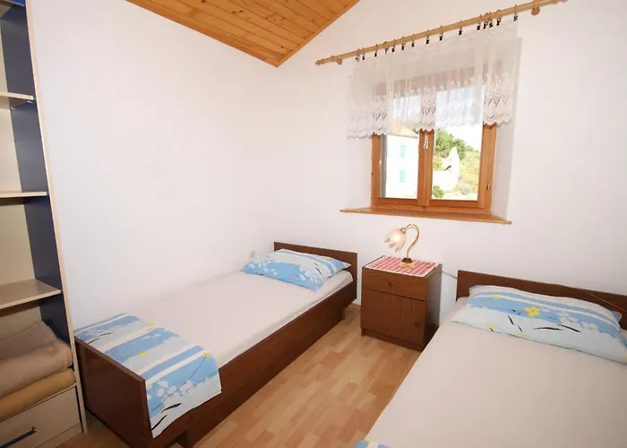 With Parking Space Ivan Dolac, Hvar - 8797 Apartamento